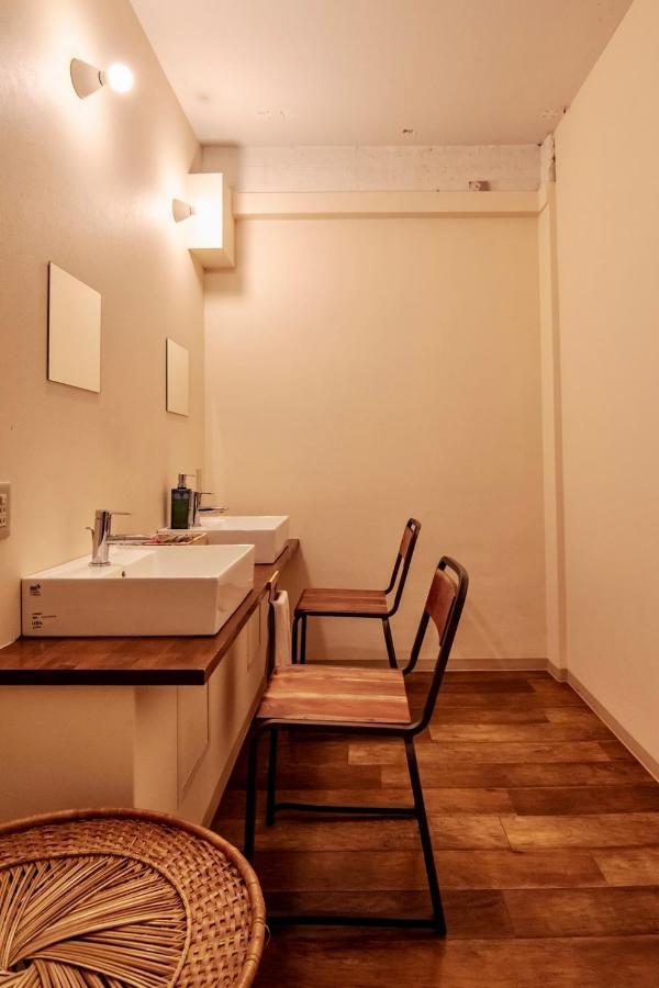 Hostel Chillax Ōsaka Extérieur photo